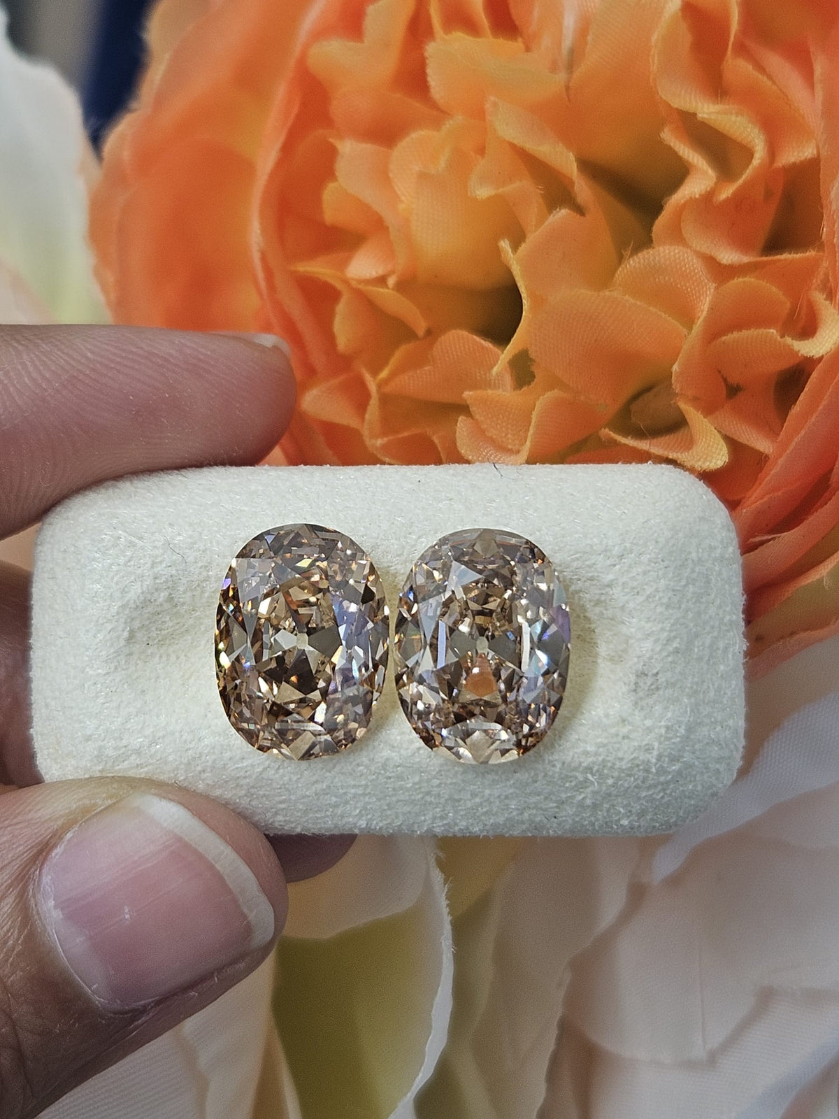 IGI 5.04CT + 5.25CT OMC FANCY DARK BROWN VS1