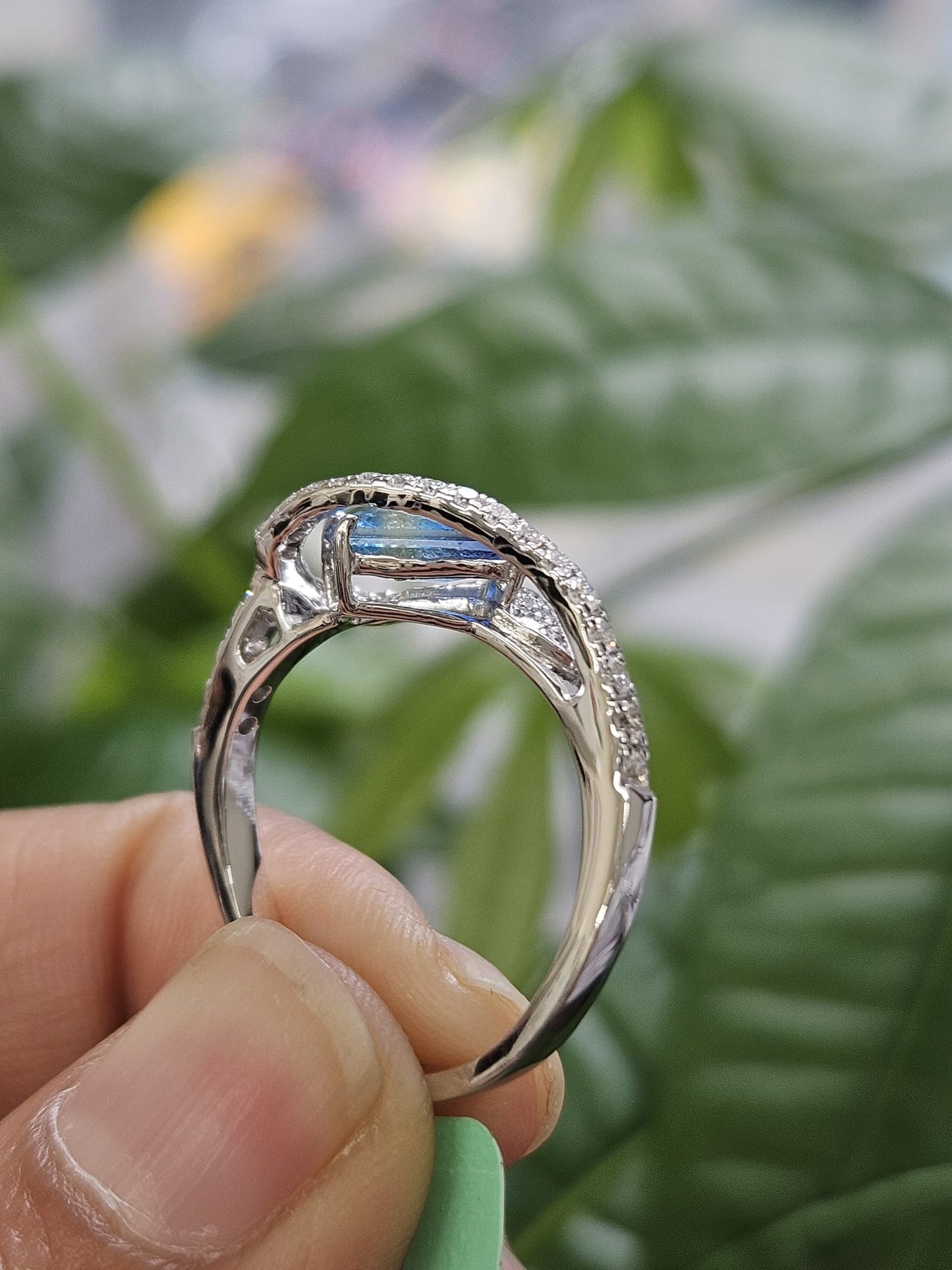 0.37ct White Gold Blue Emerald Gemstone Lab Diamond Ring