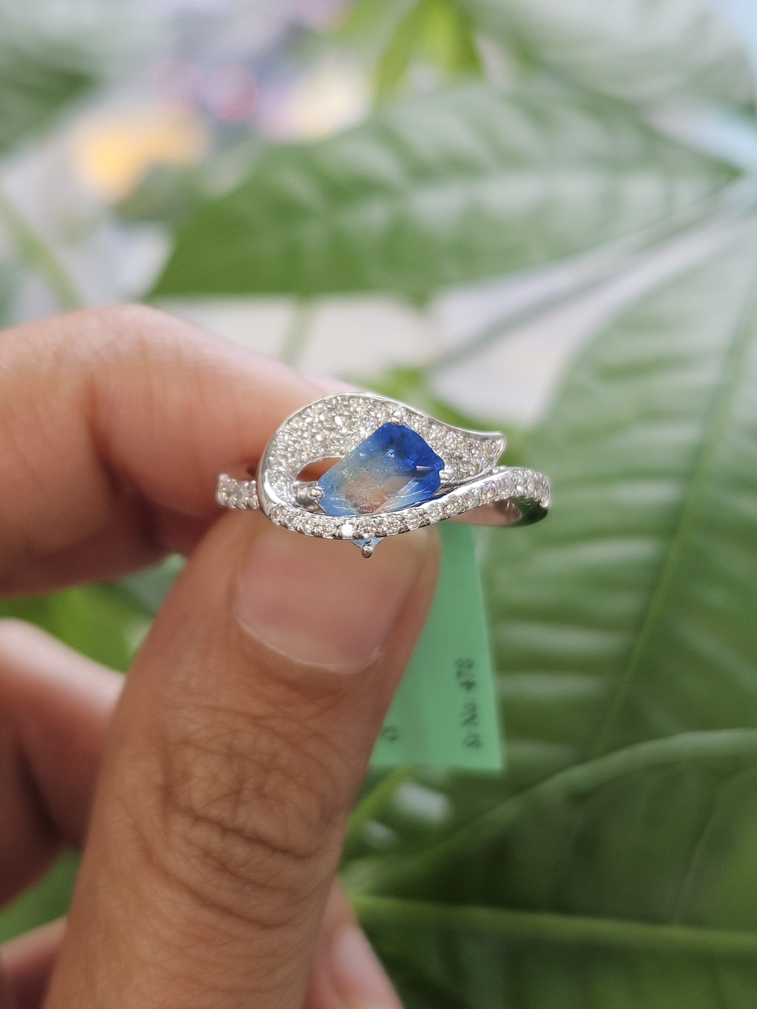 0.37ct White Gold Blue Emerald Gemstone Lab Diamond Ring