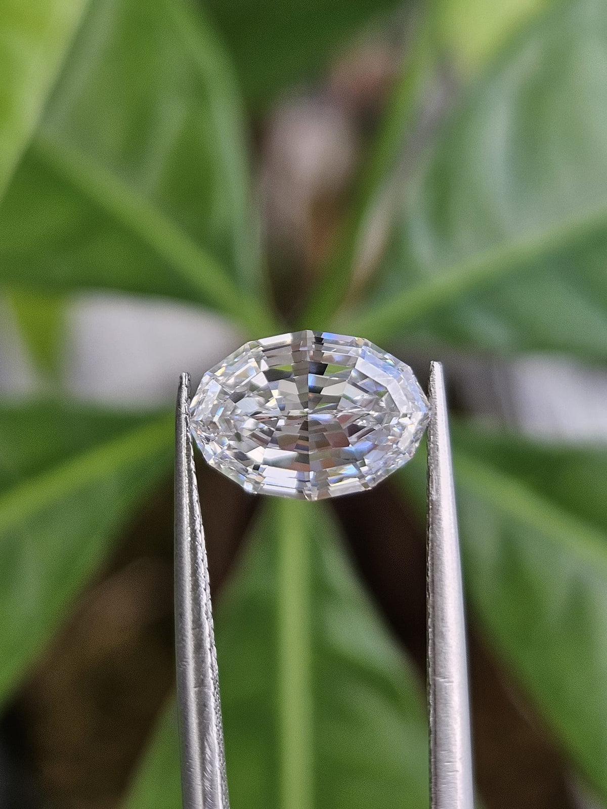 IGI 2.05CT OVAL STEP CUT E VS1