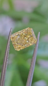 IGI 2.01CT RADIANT FANCY VIVID YELLOW VS2
