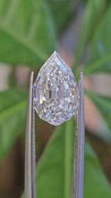 IGI 3.33CT PEAR STEP CUT D VVS2
