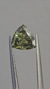 IGI 1.12CT TRILLIANT FANCY VIVID GREEN SI1