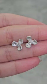 0.16ct White Gold Flower Earring