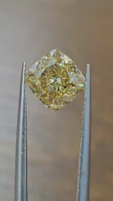 IGI 2.07CT SQUARE CUSHION FANCY VIVID YELLOW VS1