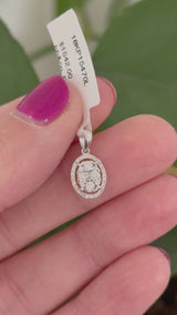 White gold cluster pendant with round diamonds