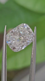 IGI 2.57CT CUSHION D VVS2