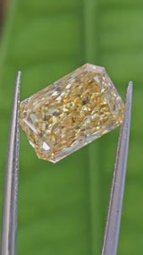 IGI 4.54CT RADIANT FANCY VIVID YELLOW VS2