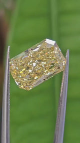 IGI 5.03CT RADIANT FANCY VIVID YELLOW VS2