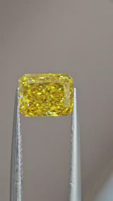 IGI 1.28CT RADIANT FANCY VIVID YELLOW VS1