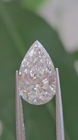 IGI 3.29CT PEAR E VS1