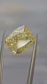 IGI 3.01CT CUSHION FANCY VIVID YELLOW VS1