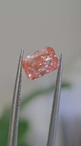 IGI 1.06CT FANCY VIVID PINK VVS2