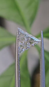 IGI 1.08CT TRIANGLE D VVS2