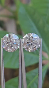 IGI 2.55CT + 2.55CT ROUND PAIR D VS1