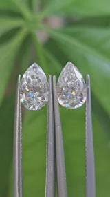 IGI 1.01CT + 1CT PEAR D VVS1 + E VVS2