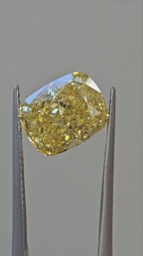 IGI 5.09CT CUSHION FANCY VIVID YELLOW VS2