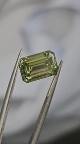 IGI 3CT EMERALD FANCY VIVID GREEN VS2