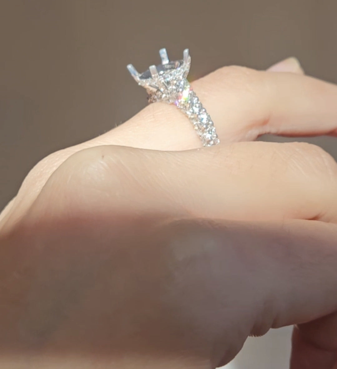 18k white gold engagement ring