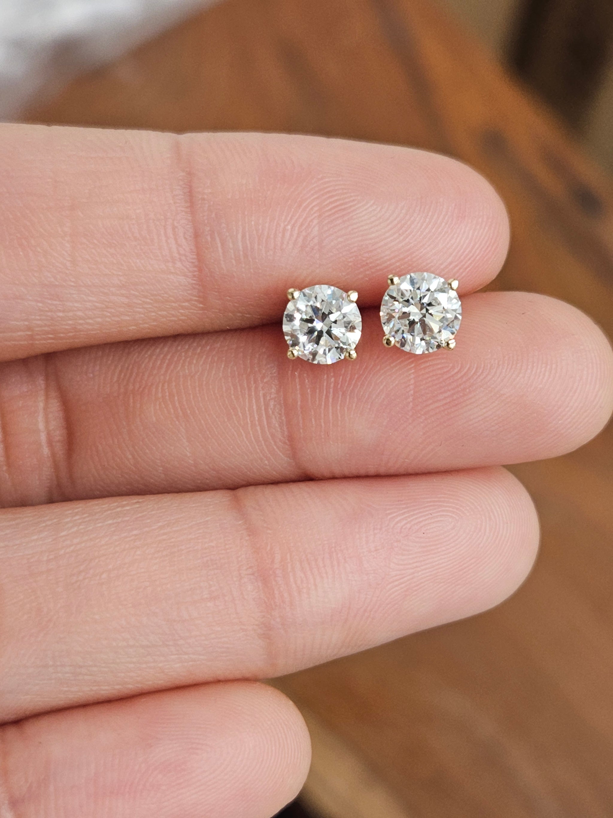 1.44 CTTW to 1.55 CTTW Lab Studs