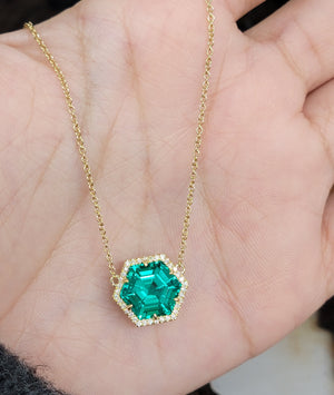 18k 3.90 CT Yellow chain with Lab grown emerald pendent