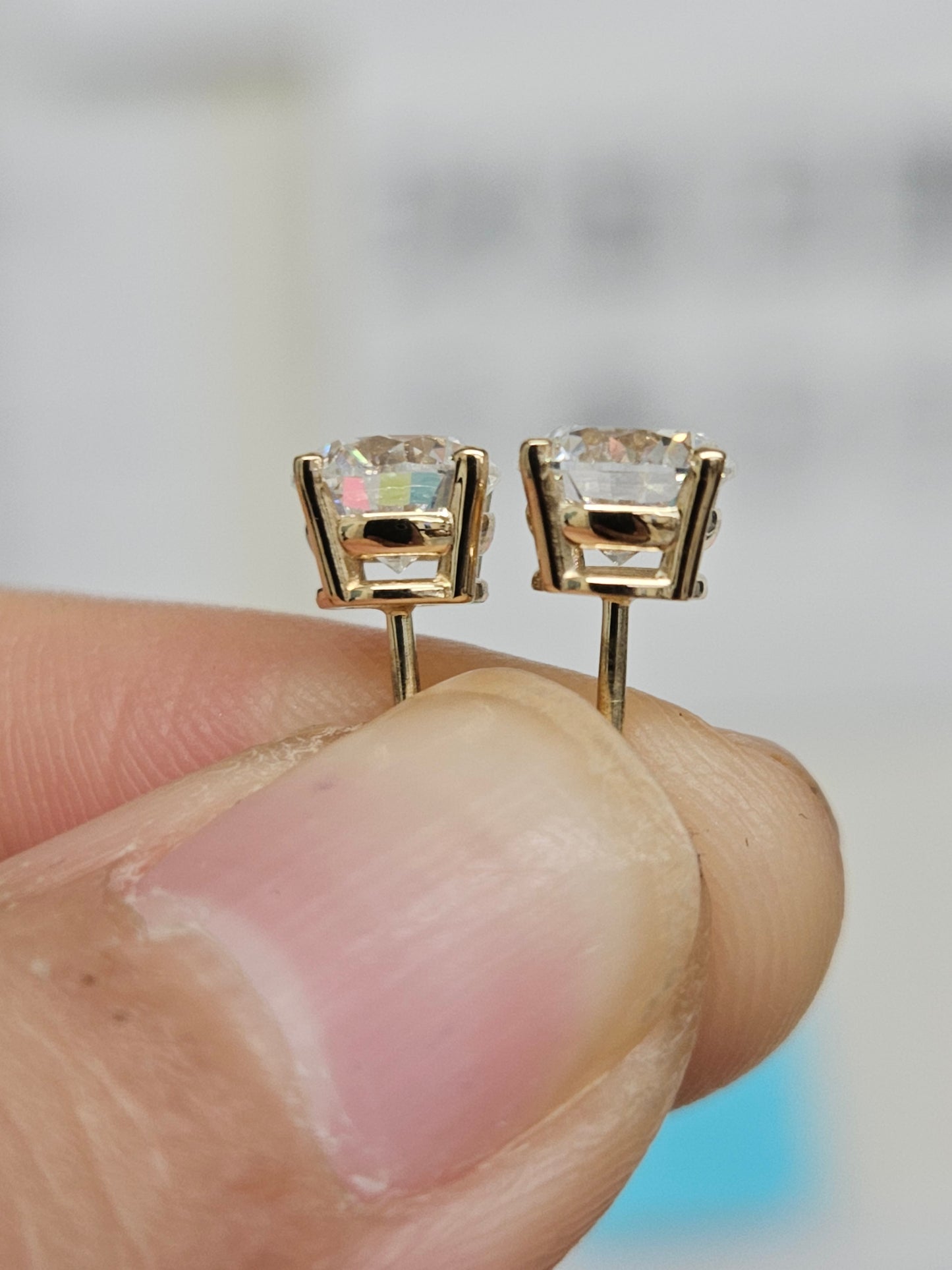 1.44 CTTW to 1.55 CTTW Lab Studs