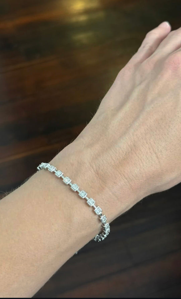 White gold 2.96ct princess cut lab diamond tennis bracelet