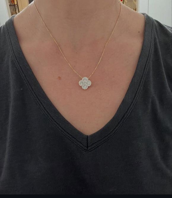 Large lab diamond clover necklace  in yellow gold