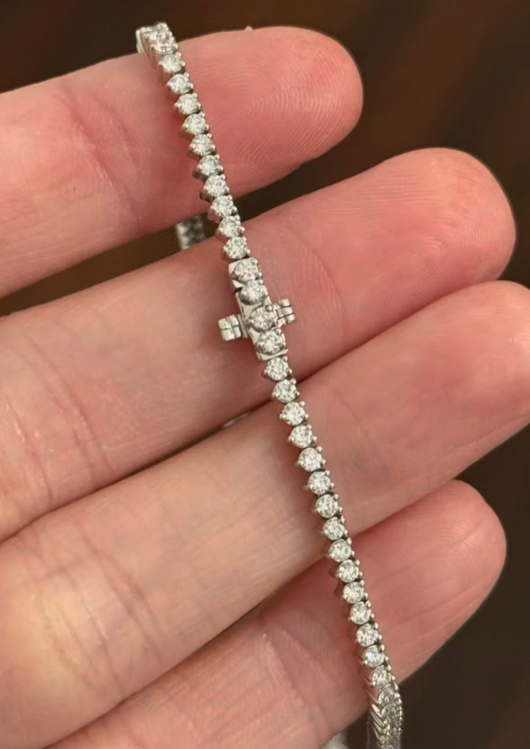 10.54ct White Gold 3 prongs Graduated Tennis Necklace