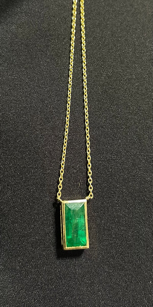18k Yellow Gold Emerald Necklace